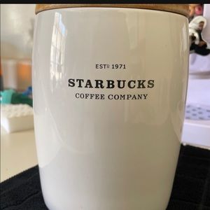 2009 Starbucks Coffee 48 fl oz / 1.4 L Ceramic Container Jar w/Bamboo Wood Lid